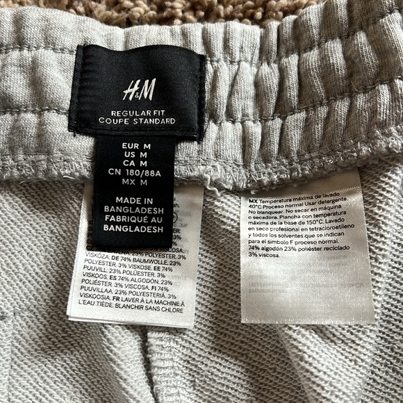 H&M Men's Size Medium Light Gray Casual Shorts - Picture 2 of 4